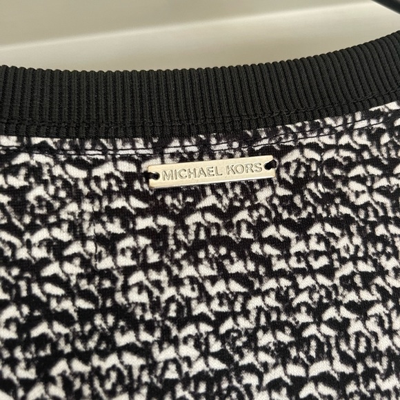Michael Kors black and white sweatshirt - Picture 4 of 4